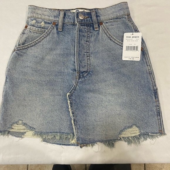 Free People Brea Cut off light wash Denim skirt raw hem size 24 - Picture 2 of 6